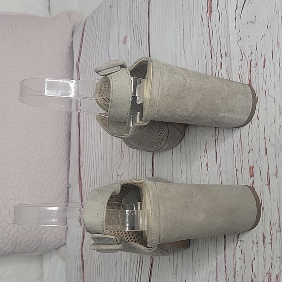 Vince Camuto Taupe Suede Platform Sandals Size 9 - Picture 7 of 11